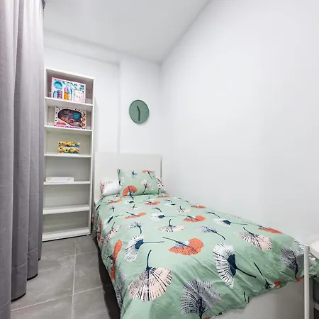 House In Palmas Near Playa De Canteras 度假居 *
